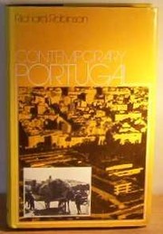 Contemporary Portugal : a history /